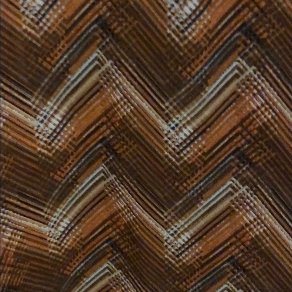 Chevron stripes top. - Picture 3 of 3